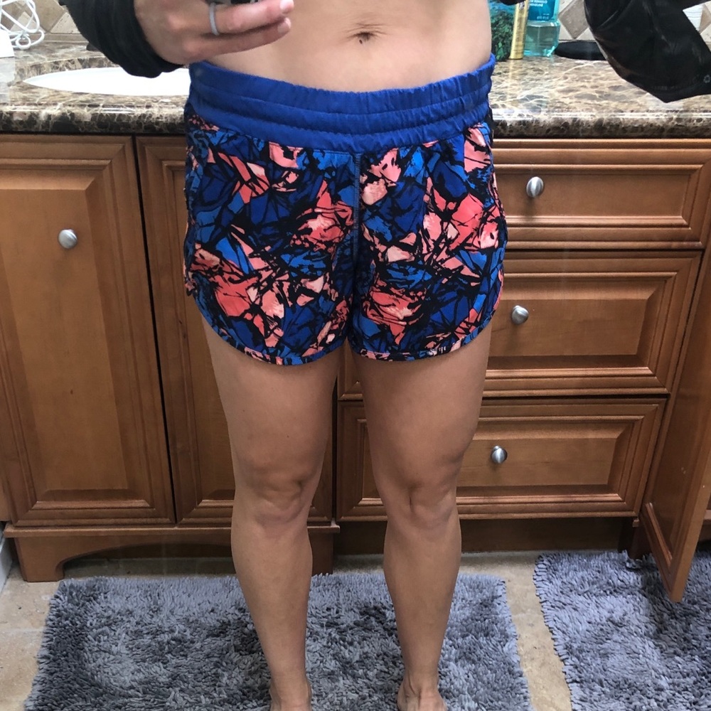 Lululemon Tracker shorts size 8